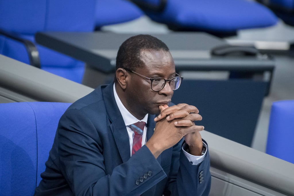 Seit 2013 vertritt der promovierte Chemiker Karamba Diaby den Wahlkreis Halle in Berlin.