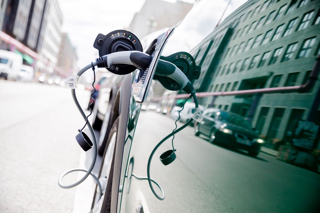 Das Netz an Ladesäulen in Berlin wird zunehmend dichter.