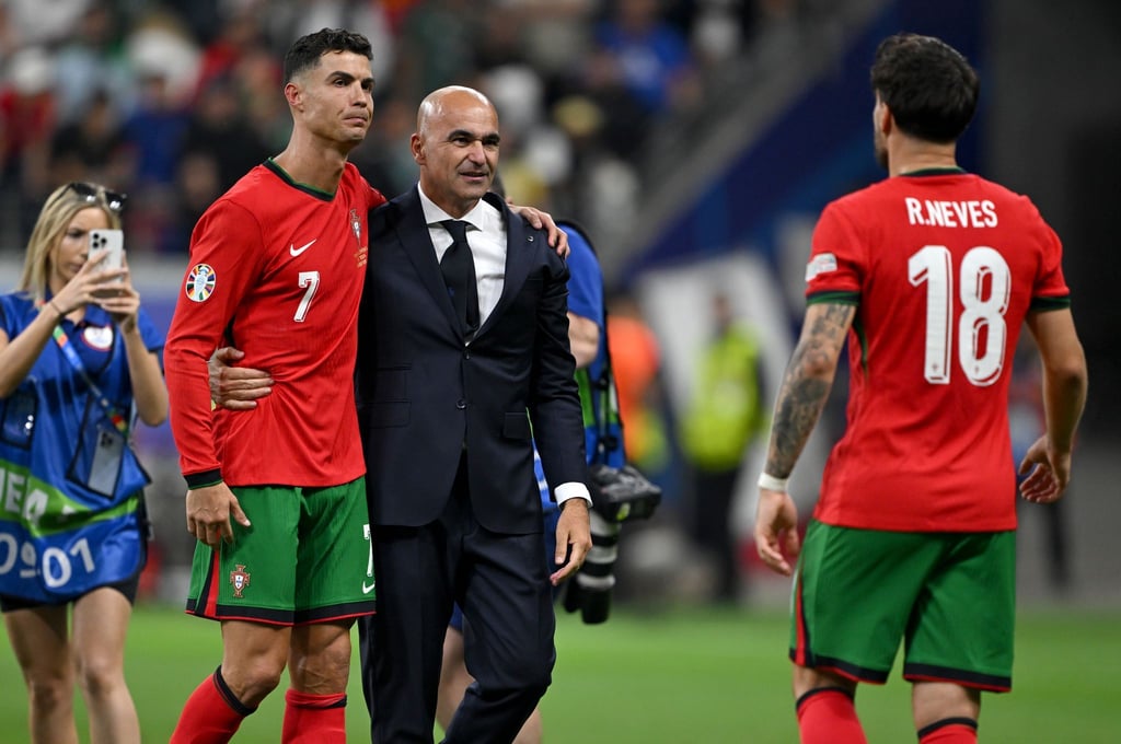 Ronaldo musste nach seinem verschossenen Elfmeter getröstet werden.