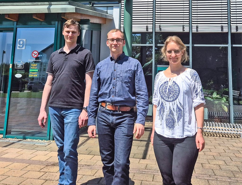 Lars Gusowski (v.l.), Lucas Till und Linda Till bilden das Team vom Informationstechnik-Unternehmen "Comp-IT-ence".