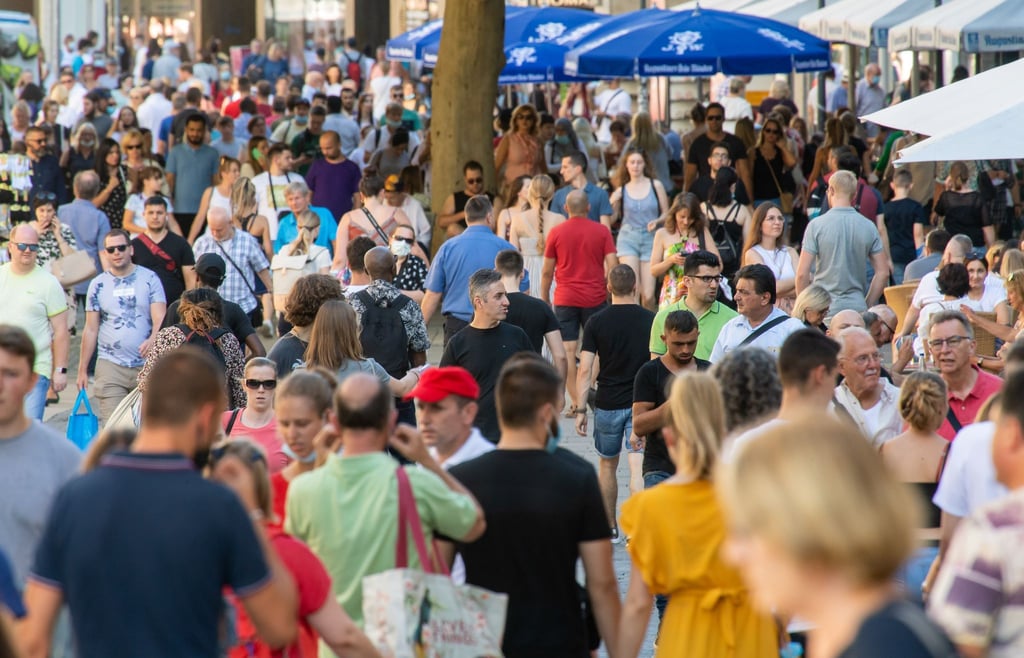 In deutschen Innenstädten waren im ersten Halbjahr mehr Besucher unterwegs als ein Jahr zuvor. Die Kaufinger Straße verzeichnete ein Plus von 7 Prozent.
