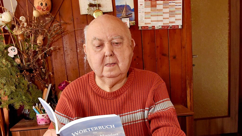 Harry Bernhardt beschäftigt sich schon sein ganzes Leben lang mit der Mundart seiner Heimat.