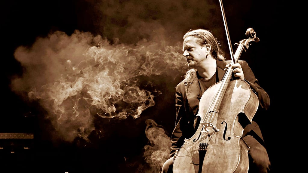 Tobias Unterberg tritt mit dem Trio Infernale an diesem Freitag auf der Waldbühne Stolberg auf.