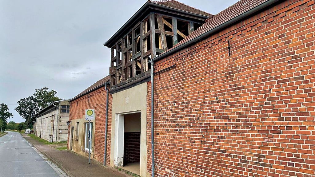 Dieses Gebäude in Rossau wird abgerissen. Das Taubenhaus soll aber erhalten bleiben.