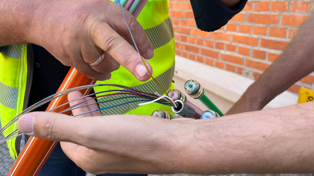 Glasfaser sollte inzwischen in den meisten Straßen von Tangermünde liegen. Doch soweit ist es noch lange nicht.