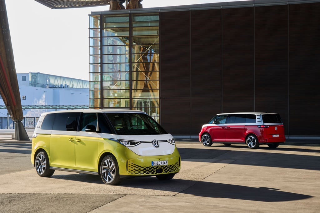 VW bringt den ID.Buzz mit gestrecktem Radstand und als ein sportliches GTX-Modell.