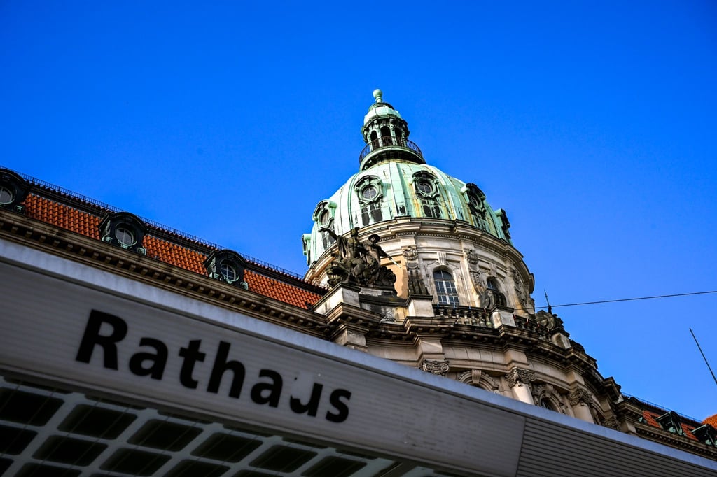 Die Stadt Potsdam will am Montag vor dem Rathaus eine Flagge für Frieden und eine atomwaffenfreie Welt hissen