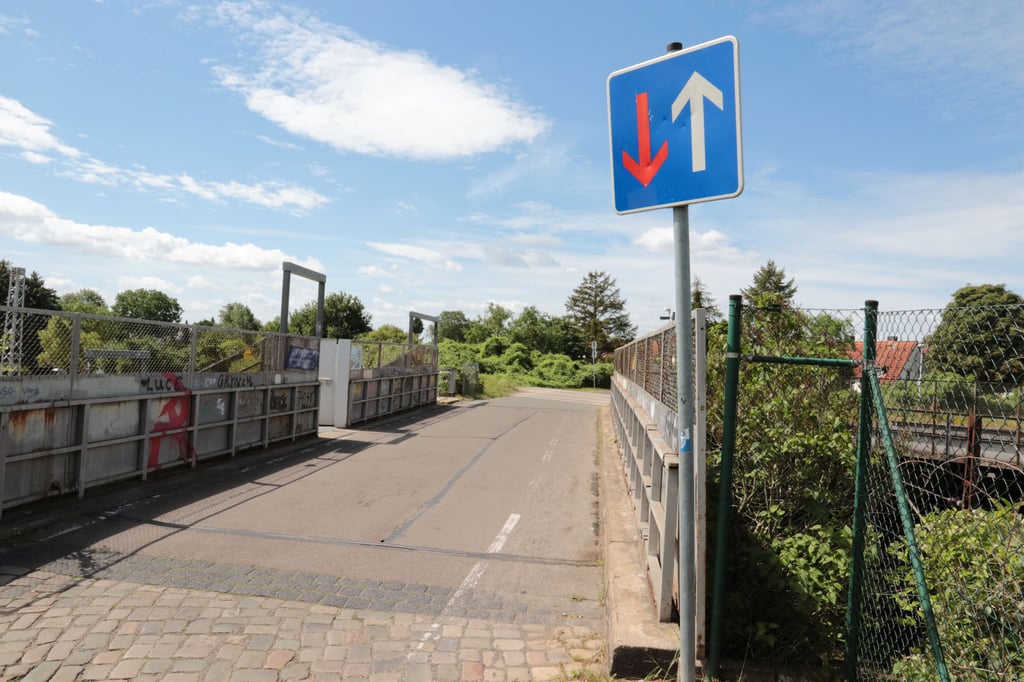 Es gibt bereits Einschränkungen bei der Überfahrt der Brücke.
