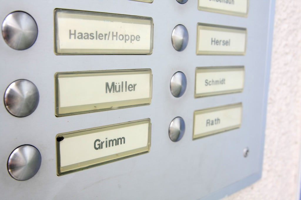 Wer seinen Namen abwandeln will, unterliegt strengen Regeln. Doch selbst “Müller„ oder “Schmidt„ kann für Probleme sorgen, die einen Wechsel rechtfertigen. (Archivbild)