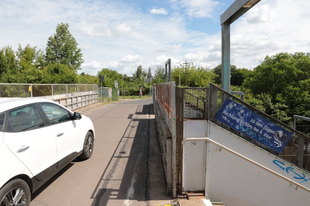 Die Brücke verbindet das Quartier Lüttgen-Salbke mit Alt Salbke.