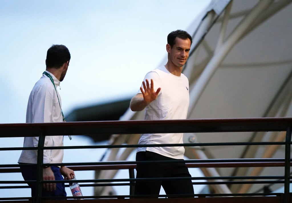 Andy Murray (r) wird zu seinem geplanten Mixed-Auftritt nicht antreten.