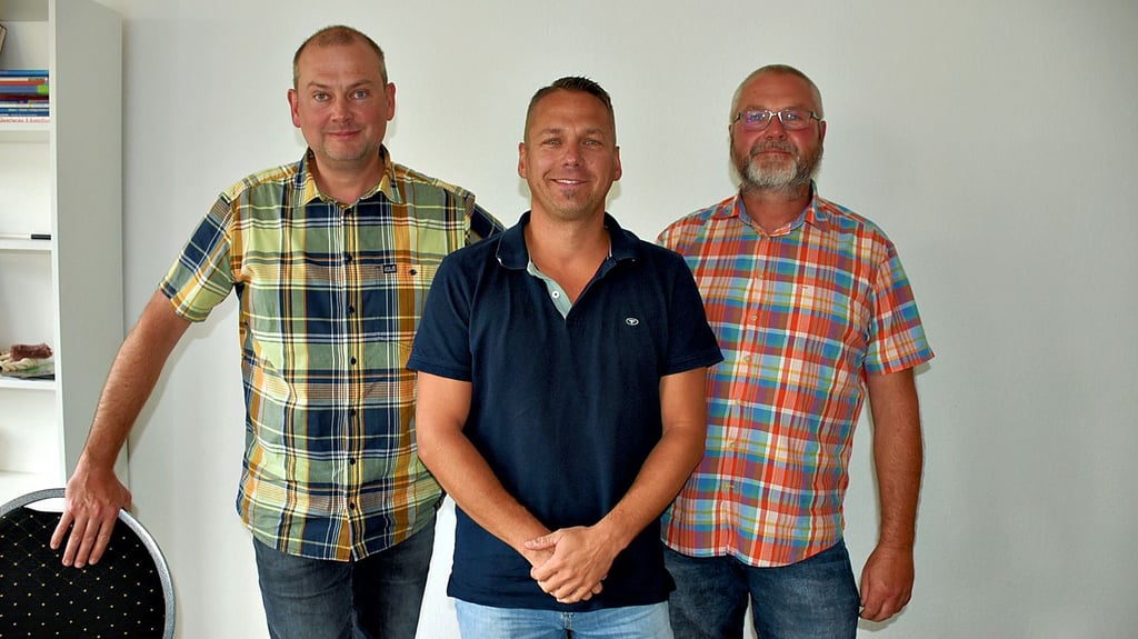 Die anwesenden drei Mitglieder des Ortschaftsrates Schneidlingen, Christoph Peileke, Martin Zimmermann und Mario Schwarz (v.l.) wollen kein Ortsbürgermeister  sein.