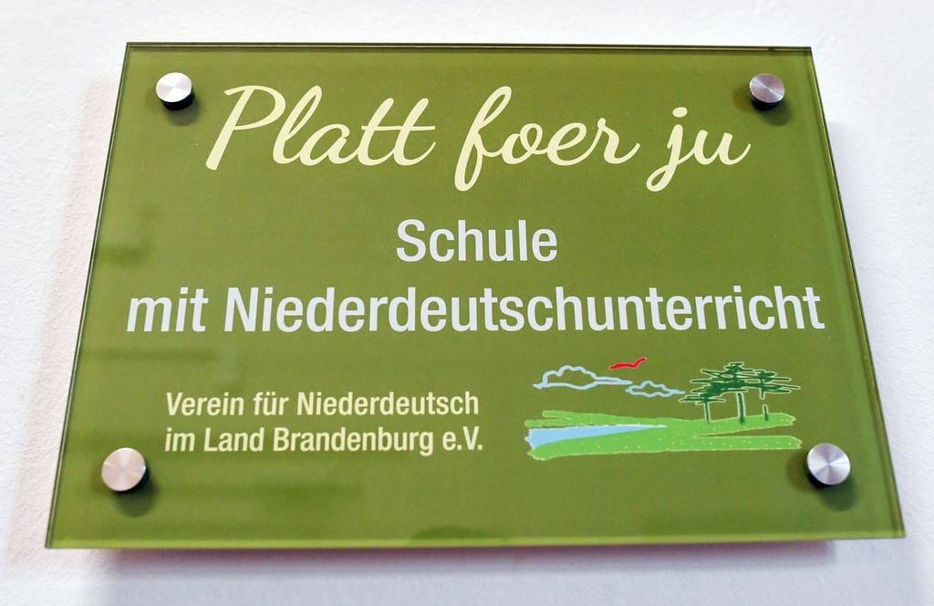 Brandenburg hat im Juni als erstes deutsches Bundesland ein Niederdeutsch-Gesetz beschlossen. Jedoch gibt es nur in wenigen Orten Plattdeutsch-Unterricht für Kinder.
