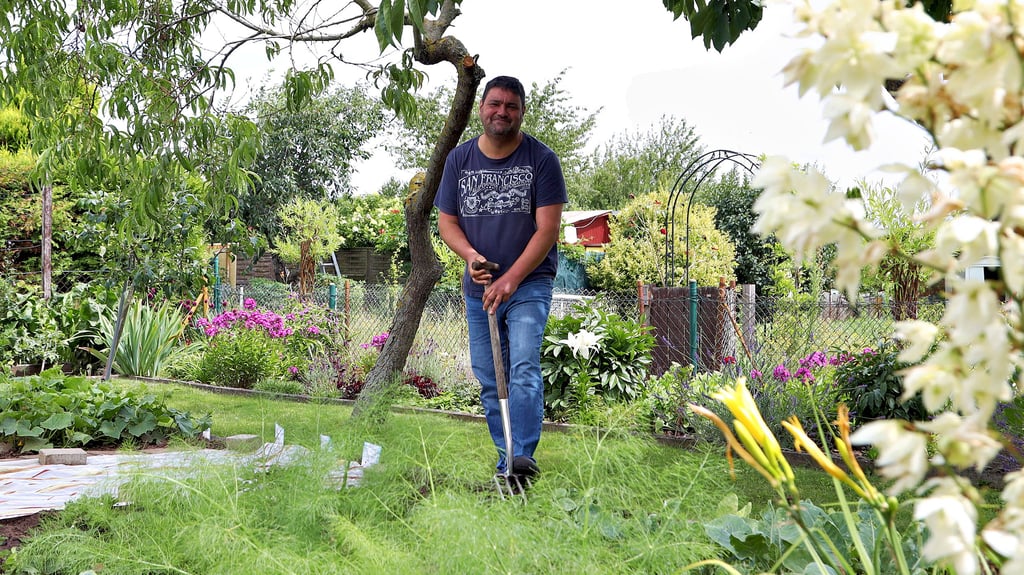 Vorstandsmitglied Stephan Welter baut auf seiner Scholle unter anderem Gemüse an.