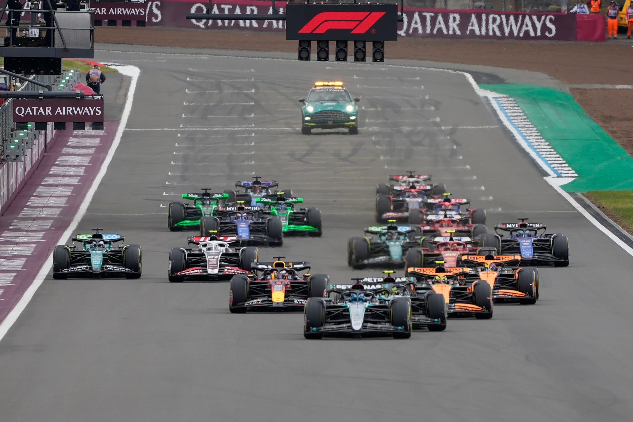 Formel 1 Hamilton gewinnt in Silverstone vor Verstappen und Norris