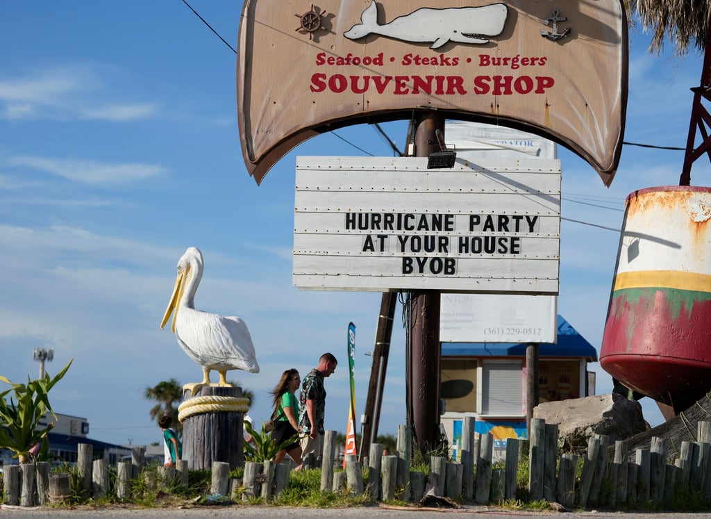 Ein geschlossenes Restaurant in Texas kündigt eine „Hurrikan-Party bei dir zuhause“ an