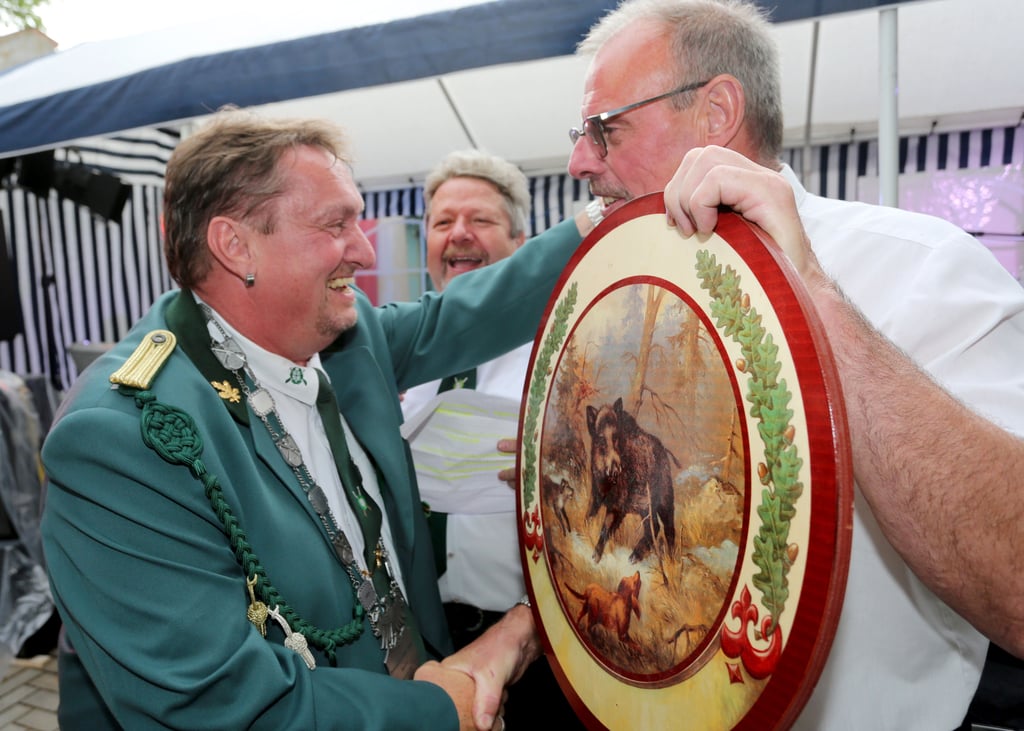 Für Thomas Lochow gab es die Ehrenscheibe.