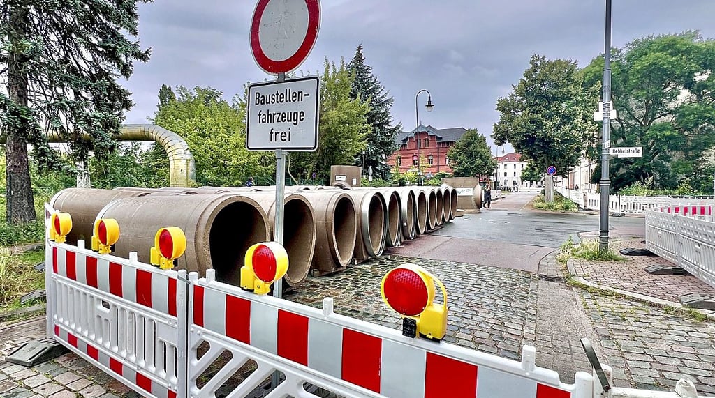 Die Eduardstraße im Dessauer Norden ist monatelang gespert. Die Baumaterialien liegen schon bereit.