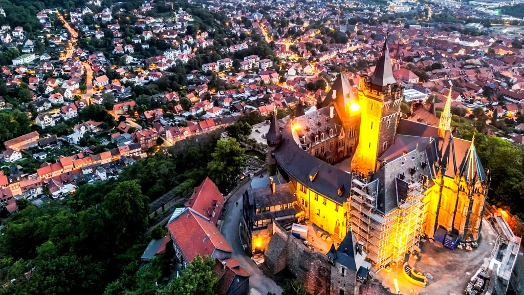 Für Musikfans lohnt sich ein abendlicher Besuch des Wernigeröder Schlosses im Sommer besonders.