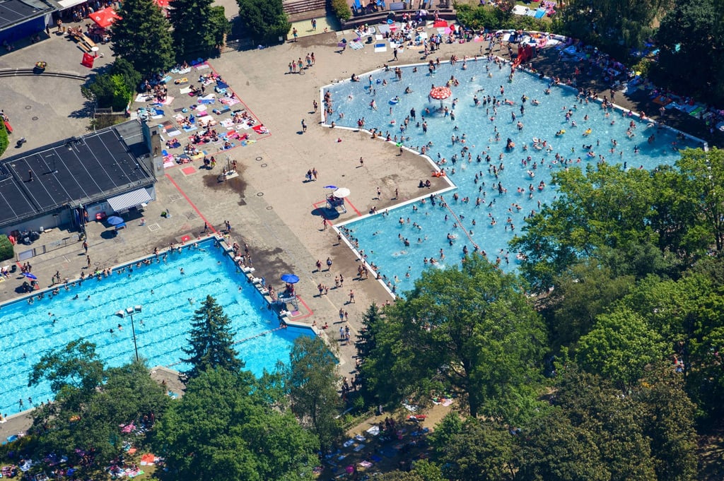 Ein Rohrbruch sorgt für eine längere Badepause im Sommerbad Mariendorf.