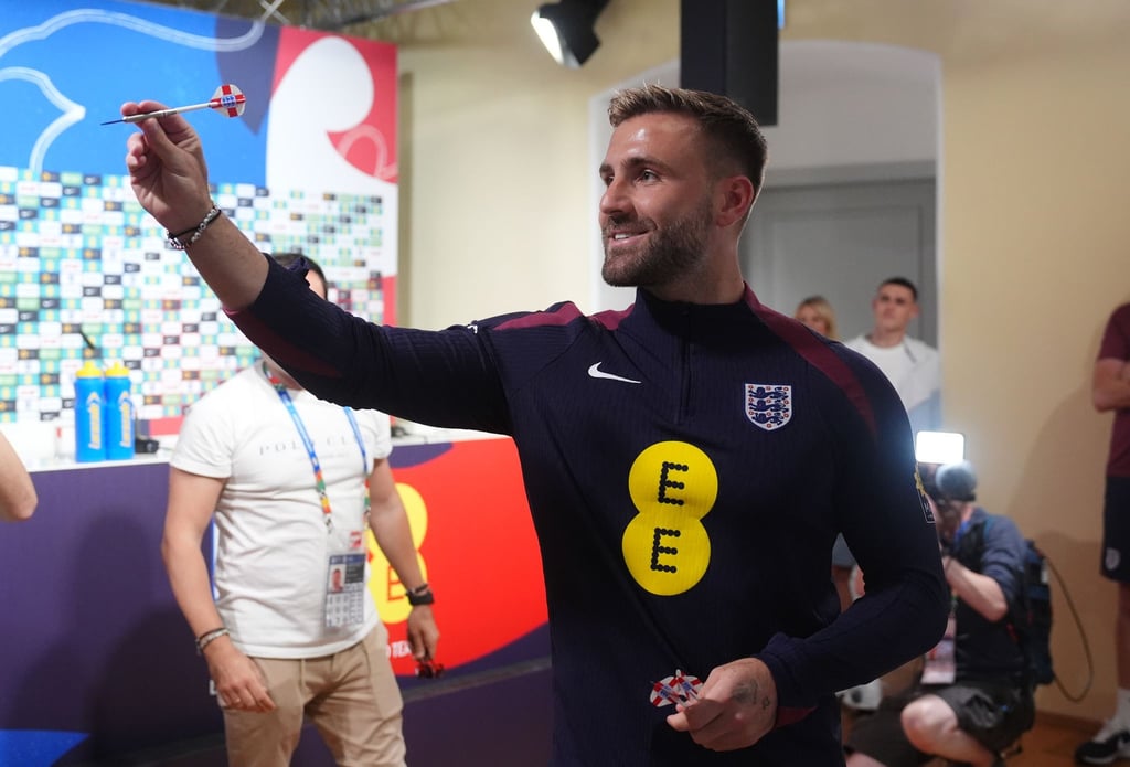 Englands Luke Shaw berichtete von einer kleinen Stichelei seines niederländischen Vereinstrainers Erik ten Hag.