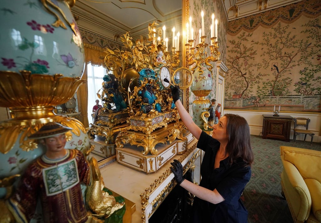 Letzte Vorbereitungen im sogenannten Yello Drawing Room.