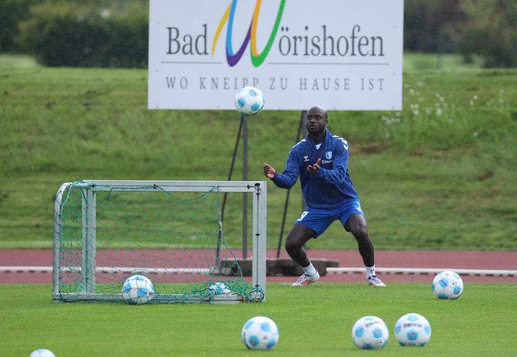 Zum Start des Trainingslagers in Bad Wörishofen stand Amara Condé mit dem 1. FC Magdeburg noch auf dem Platz. Am Dienstag fehlte der Kapitän jedoch.