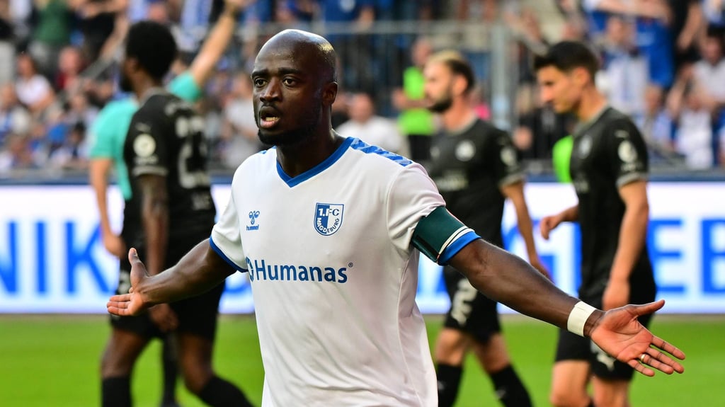 Amara Condé war 2021 von Rot-Weiss Essen zum 1. FC Magdeburg gewechselt. Nach drei Jahren trennen sich die Wege von Spieler und Club nun wieder.