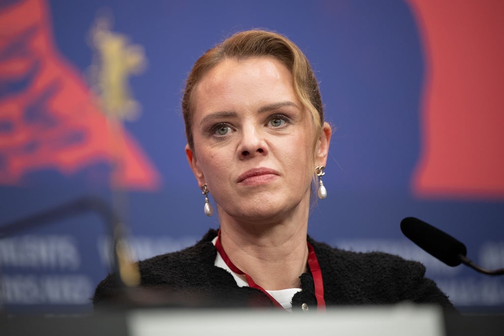 Von Julia von Heinz stammt der Film „Und morgen die ganze Welt“.
