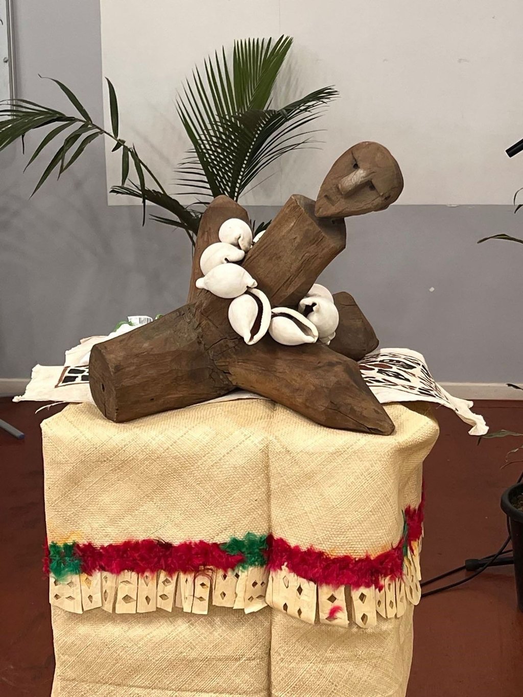 Ein kunstvoller Teil eines Kanus ist vom Bremer-Überseemuseum an das Land Samoa zurückgegeben worden.