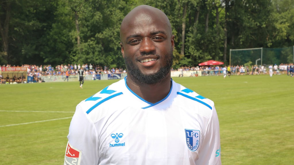 Amara Condé verlässt den 1. FC Magdeburg nach drei Jahren. Zuvor hat er sich einem Video von Fans und Verein verabschiedet.