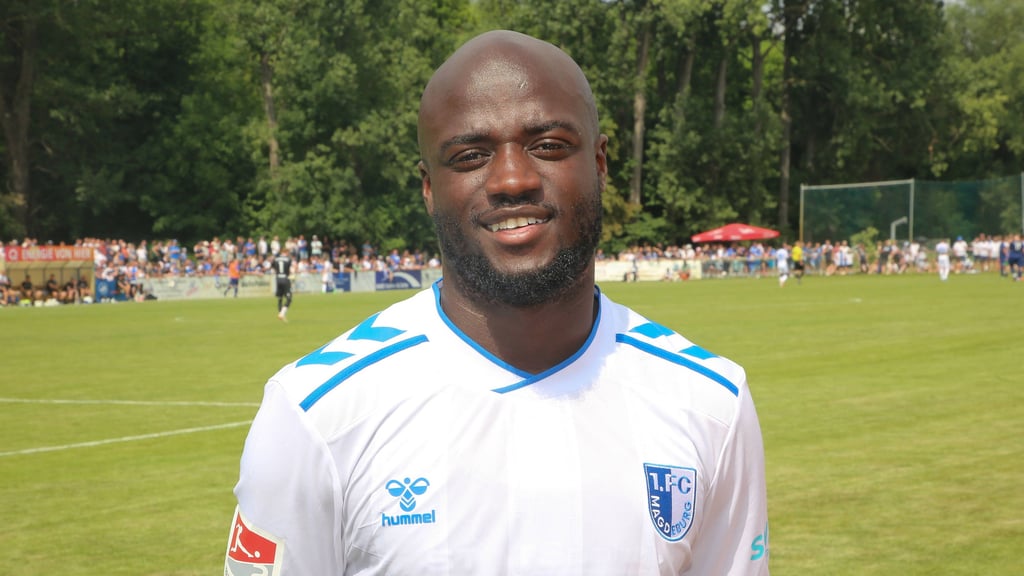 Amara Condé verlässt den 1. FC Magdeburg nach drei Jahren. Zuvor hat er sich einem Video von Fans und Verein verabschiedet.