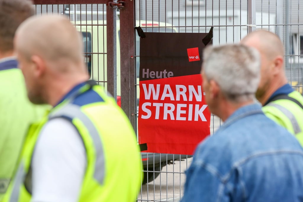 In mehreren Häfen hatten die Arbeiter die Arbeit niedergelegt, um ihren Forderungen Nachdruck zu verleihen. (Archivbild)