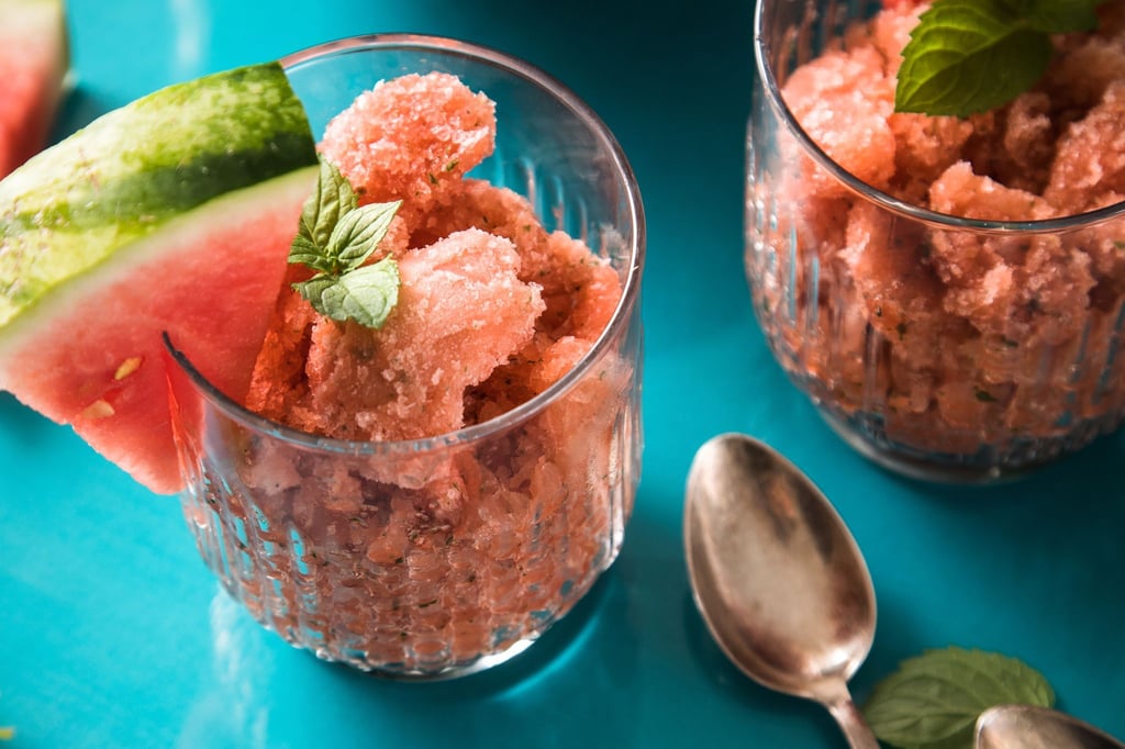 Ein selbstgemachter Slushy spart nicht nur Geld, sondern auch eine Menge Zucker.