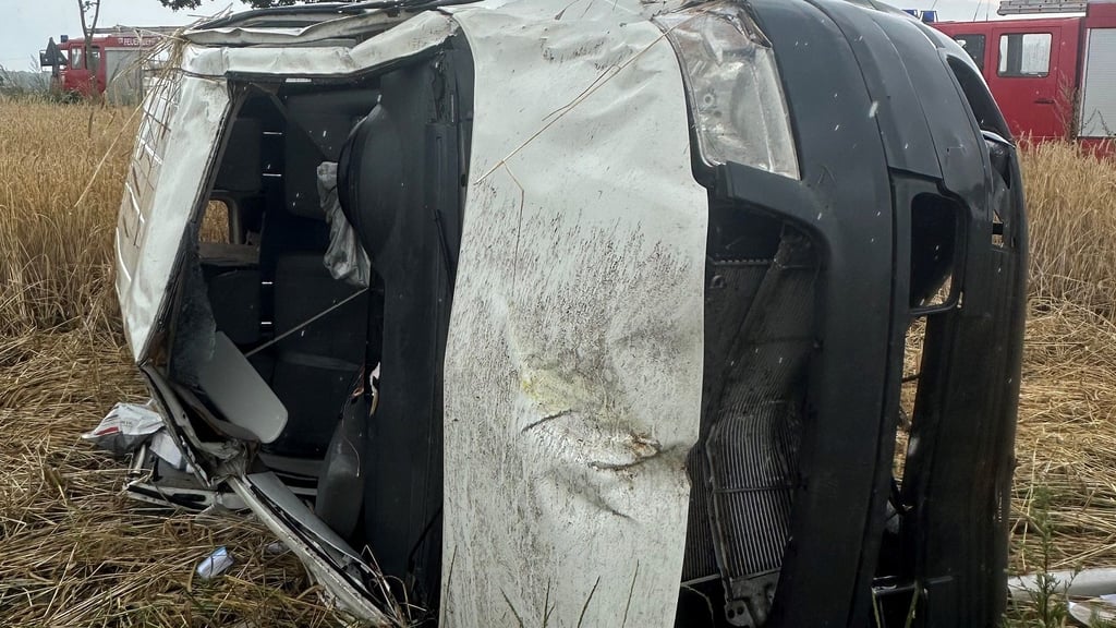 Ein schwerer Unfall hat sich auf der Kreisstraße zwischen Kusey und Wenze ereignet.