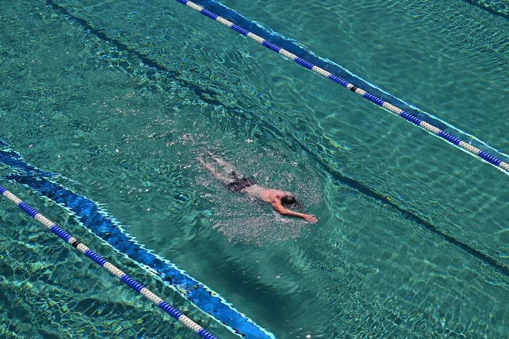 Freie Bahn im Schwimmerbecken: In den Freibädern ist bisher nicht viel los. (Archivbild)