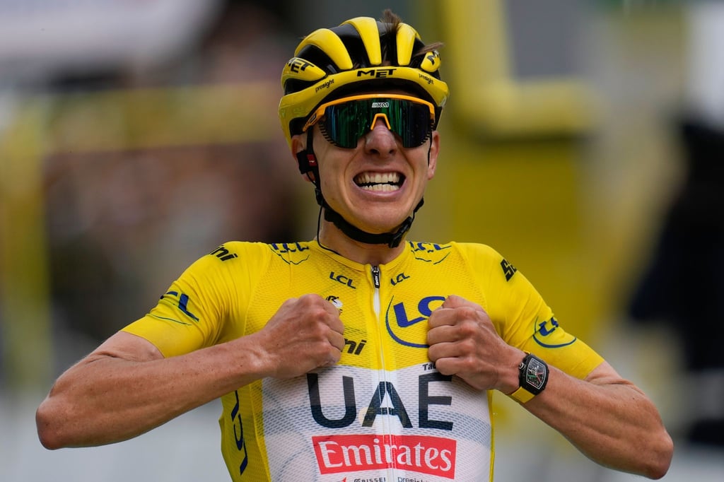 Tadej Pogacar ist dem Gesamtsieg der Tour de France mit seinem Sieg bei der 14. Etappe näher gekommen.