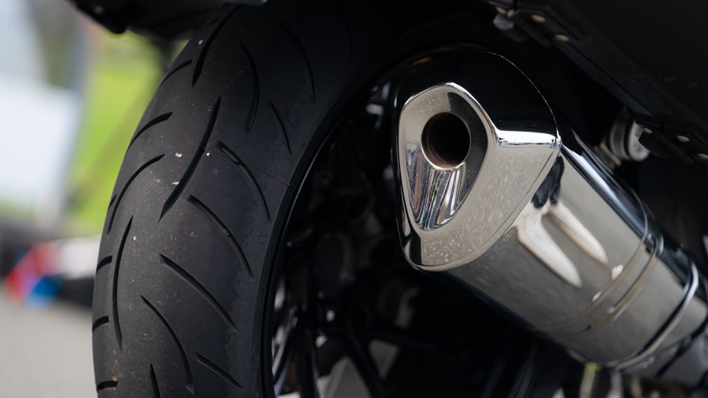 Die Polizei hat nahe Großalsleben einen betrunkenen Motorradfahrer erwischt.