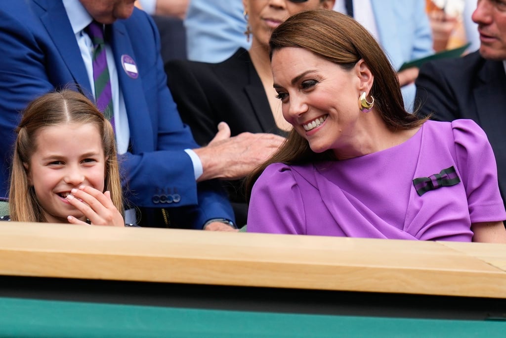 Ausgelassen auf der Tribüne: Charlotte und Kate.