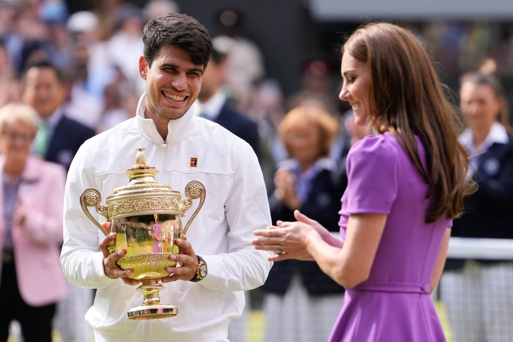 Kate überreichte Sieger Carlos Alcaraz die Trophäe.