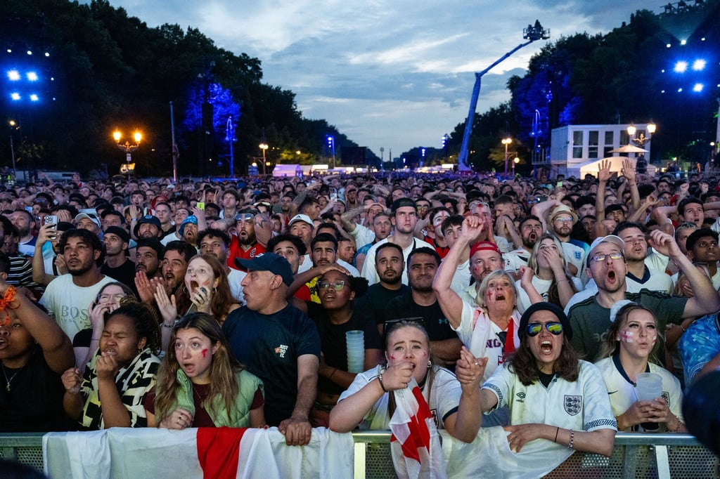 Die englischen Fans erlebten beim EM-Finale eine Achterbahn der Gefühle.