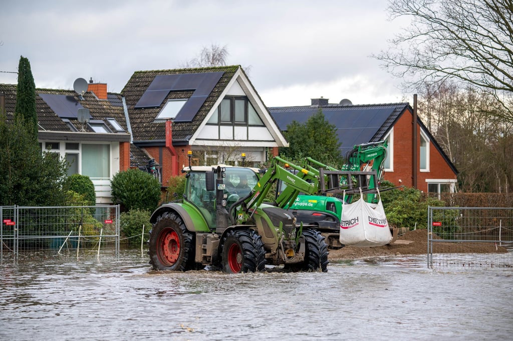 Das Hochwasser zum Jahreswechsel hat Einsatzkräfte und Anwohner über Wochen in Atem gehalten. (Archivbild)