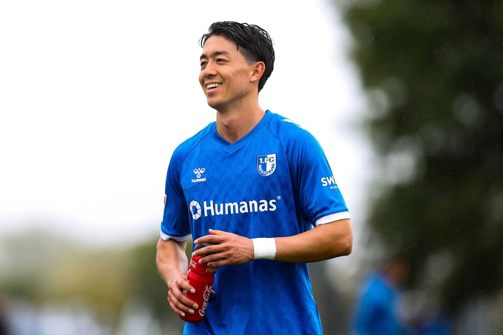 Sai van Wermeskerken im Trikot des 1. FC Magdeburg bei einem Testspiel gegen Eintracht Braunschweig im Oktober 2023.