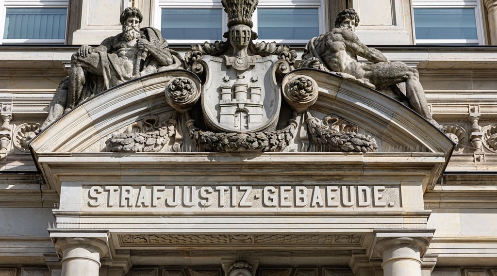 Zwei Lieferanten und ein Materialprüfer sollen den Hamburger Kupferhersteller Aurubis um mehr als 15 Millionen Euro betrogen haben. Nun beginnt der Prozess am Landgericht Hamburg. (Archivbild)