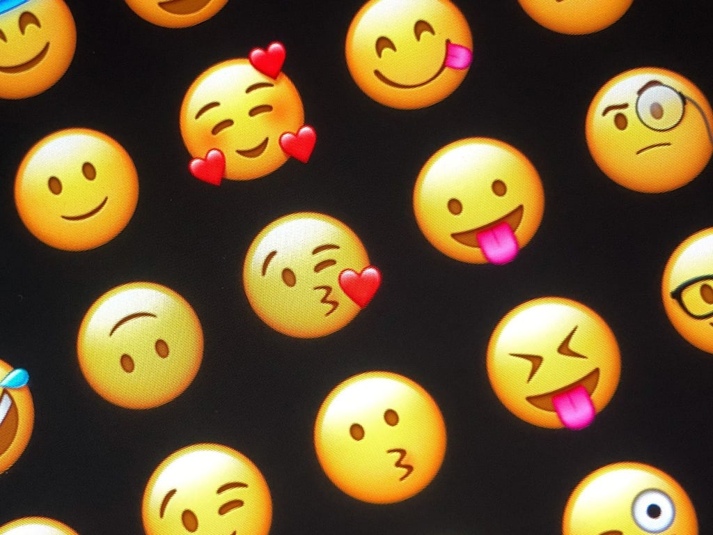 Fülle von Möglichkeiten: Emojis auf einem Smartphone (Archivbild)