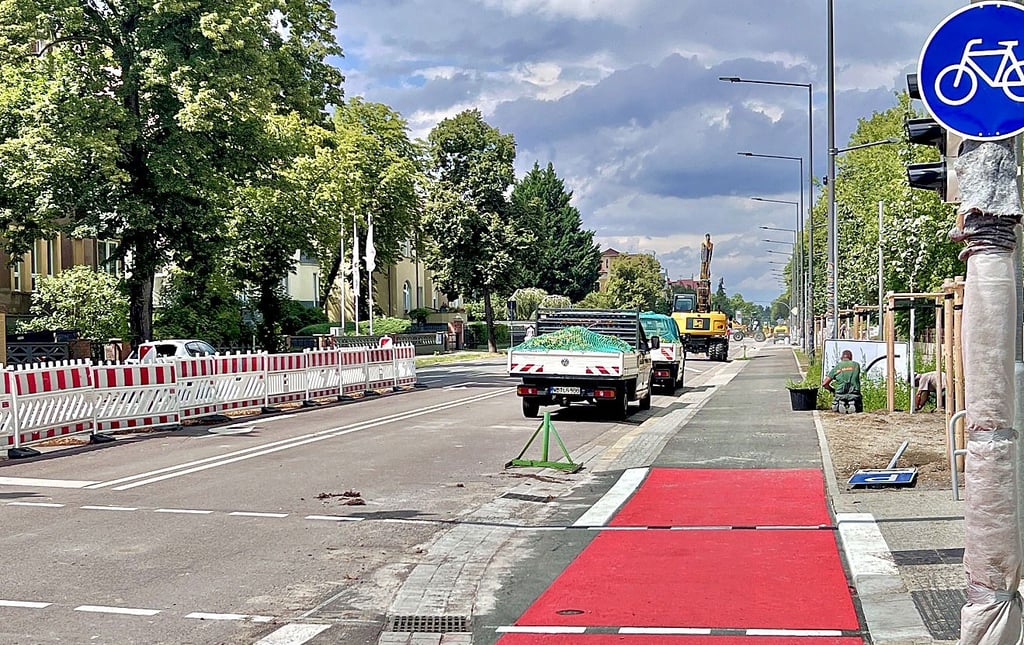 Die Bauarbeiten in der Albrechtstraße neigen sich dem Ende entgegen. Bald werden die Sperrungen zurückgebaut.