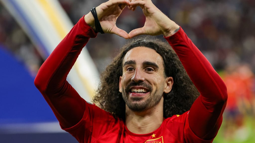 Freut sich über den EM-Titel: Spaniens Marc Cucurella.