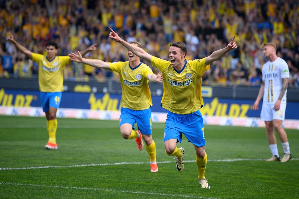 Für seine Rückkehr kämpfen die Braunschweiger Fans: Der Isländer Thorir Johann Helgason (r).