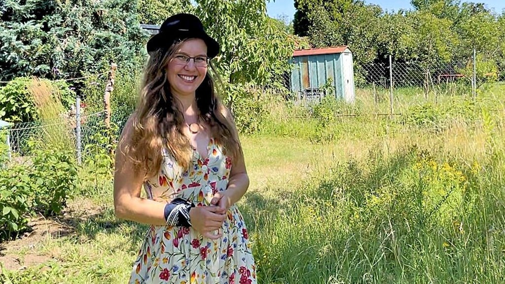 Helena Roth bietet Gartentherapie an.