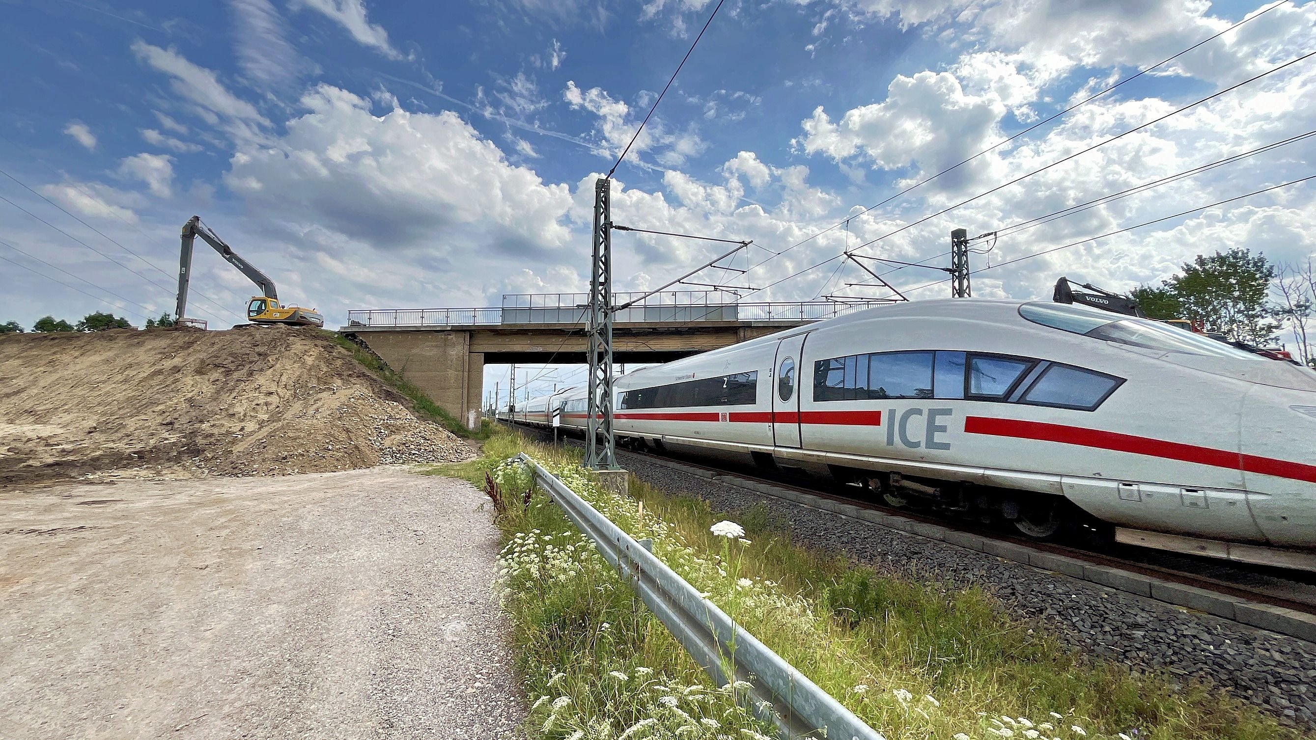 Brücke über Die Bahn: Geduldsspiel Seit Juni: So Läuft Der Brückenbau ...